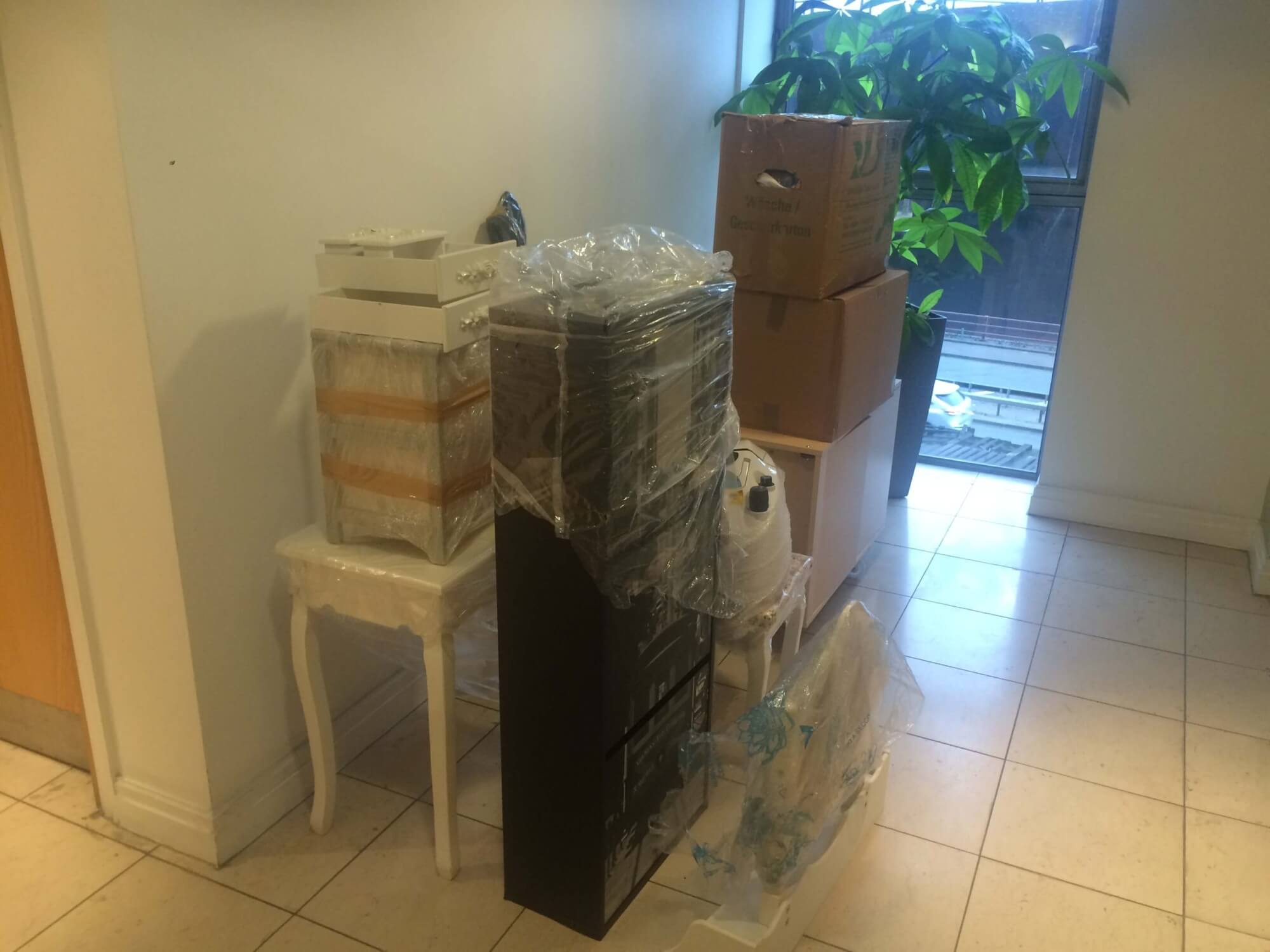 Furniture delivery from Italy to UK